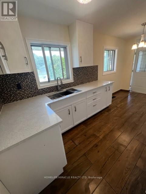 1090 Winterhalt Avenue, Cambridge, Ontario  N3H 4J9 - Photo 5 - X12370422