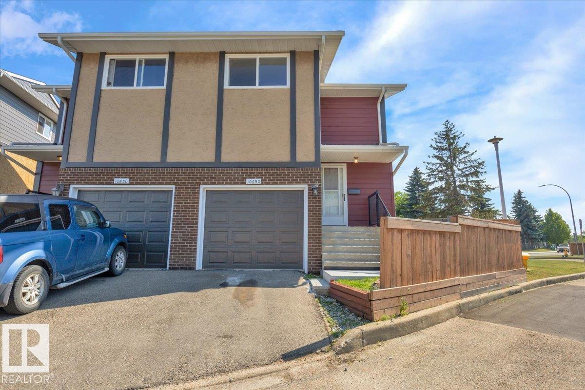 Property at 10652 158 AV NW image 1
