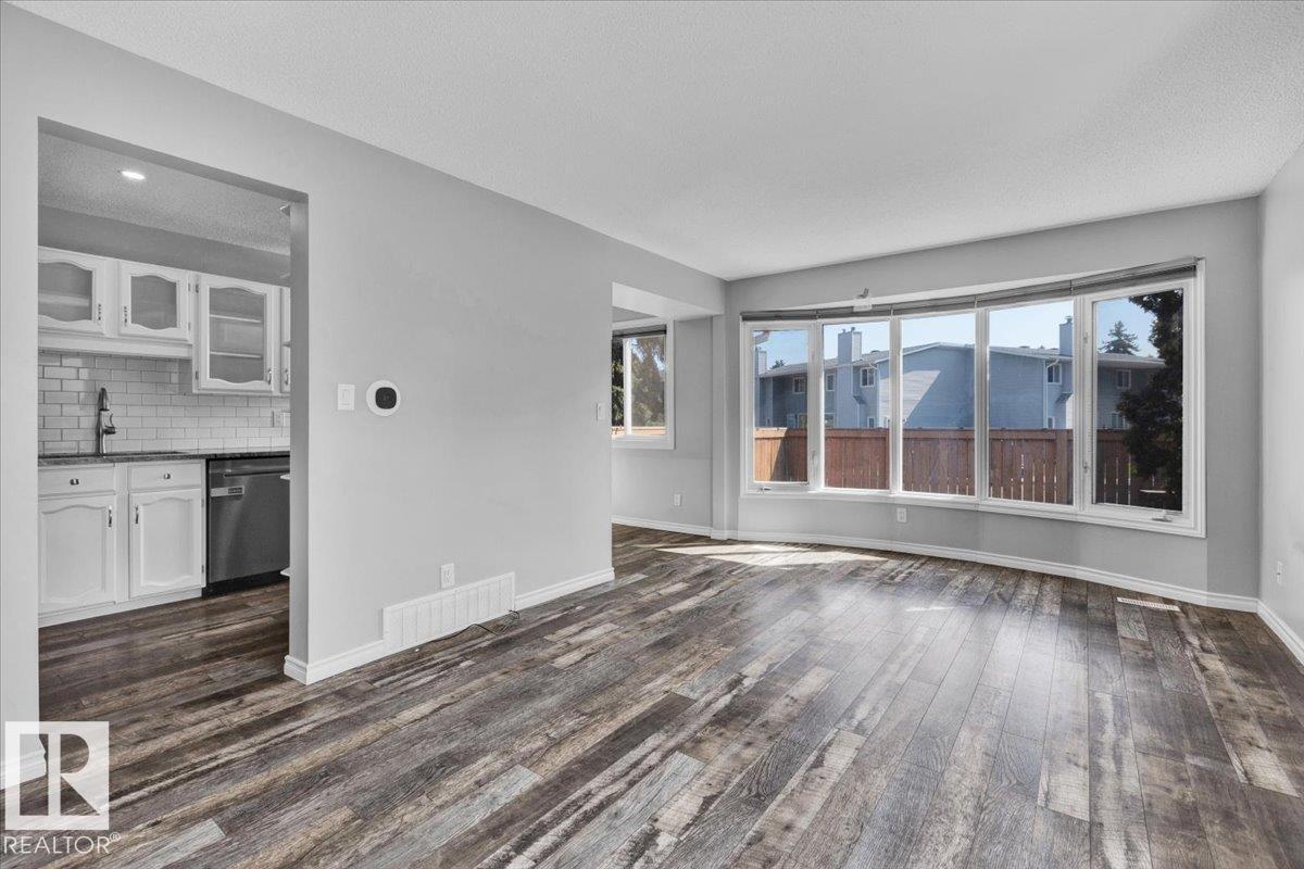 Property at 10652 158 AV NW image 5