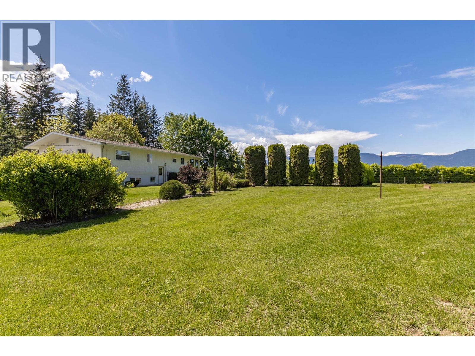 3851 10 Avenue Se, Salmon Arm, British Columbia  V1E 1W7 - Photo 4 - 10355535