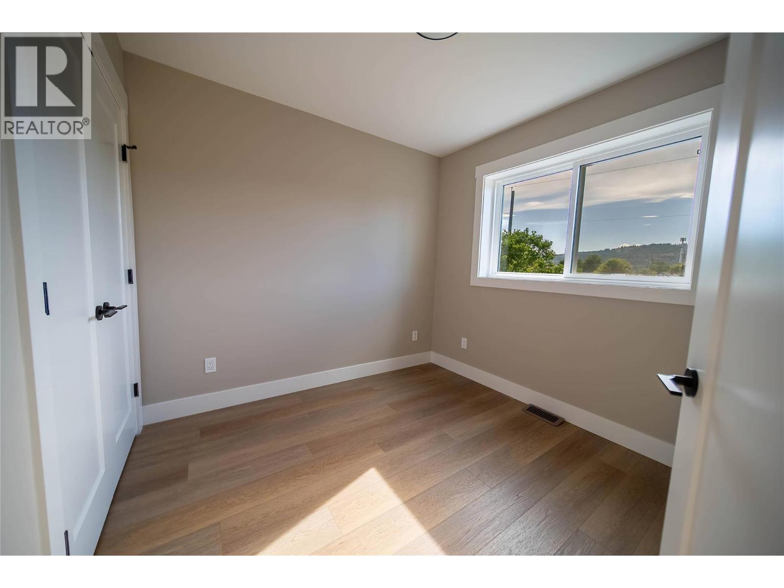 221 4th Avenue S, Cranbrook, British Columbia  V1C 2E2 - Photo 19 - 10361110