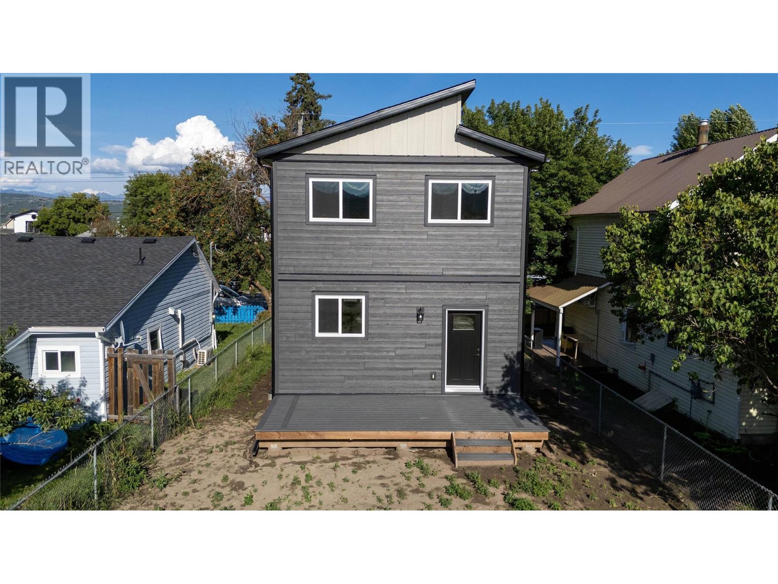 221 4th Avenue S, Cranbrook, British Columbia  V1C 2E2 - Photo 2 - 10361110