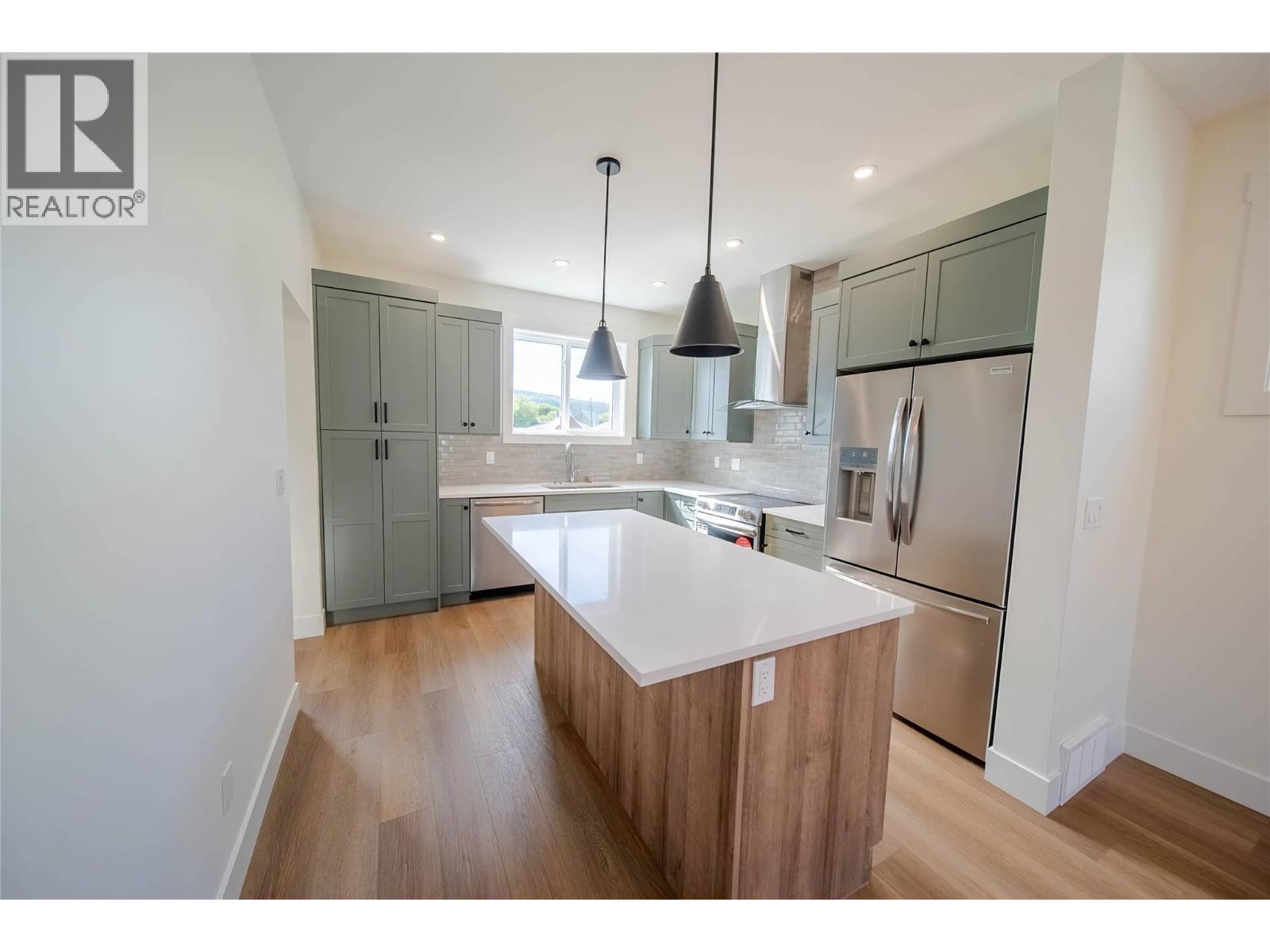 221 4th Avenue S, Cranbrook, British Columbia  V1C 2E2 - Photo 7 - 10361110