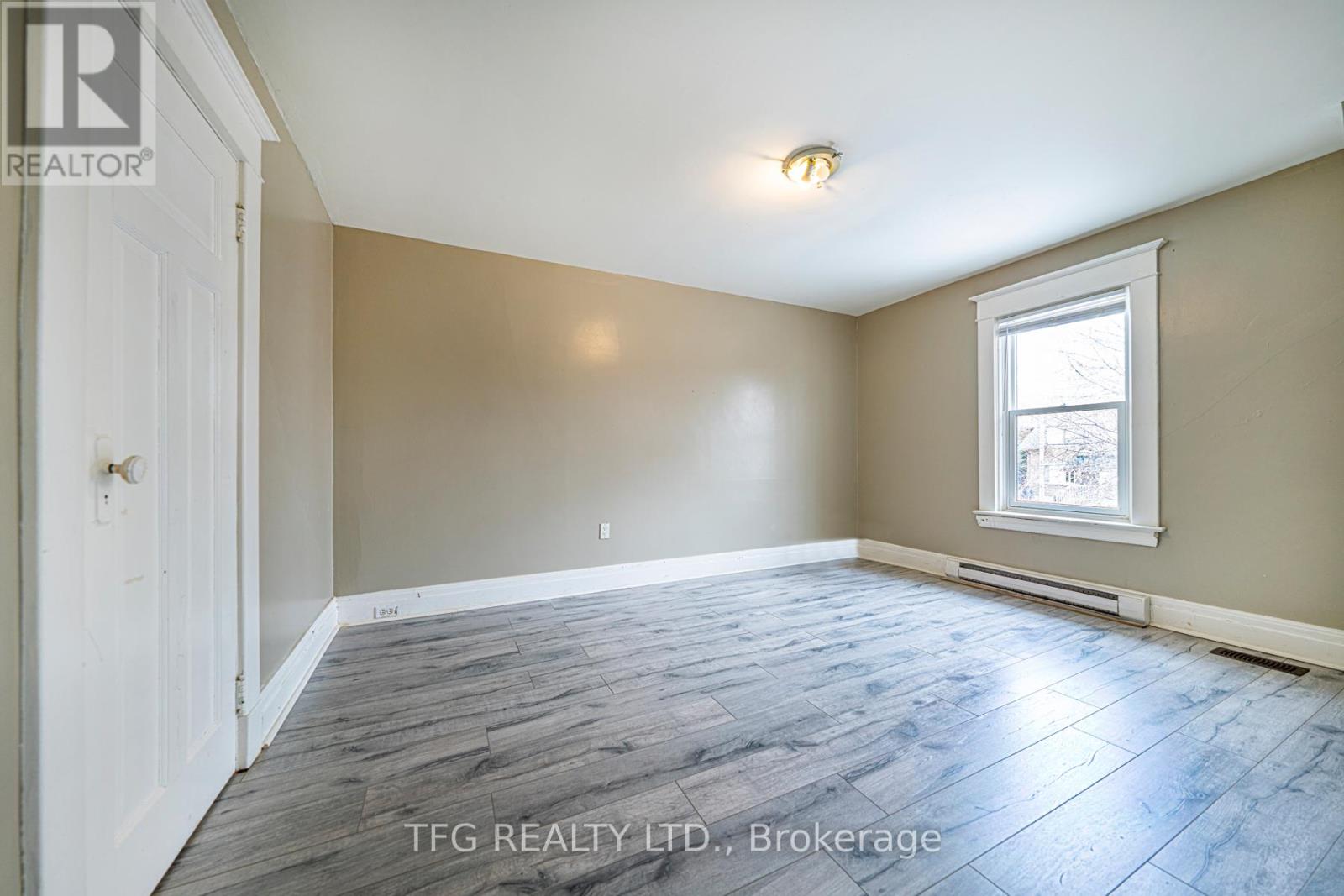 2nd Floor - 112 Brock Street E, Oshawa, Ontario  L1G 1R6 - Photo 11 - E12370557
