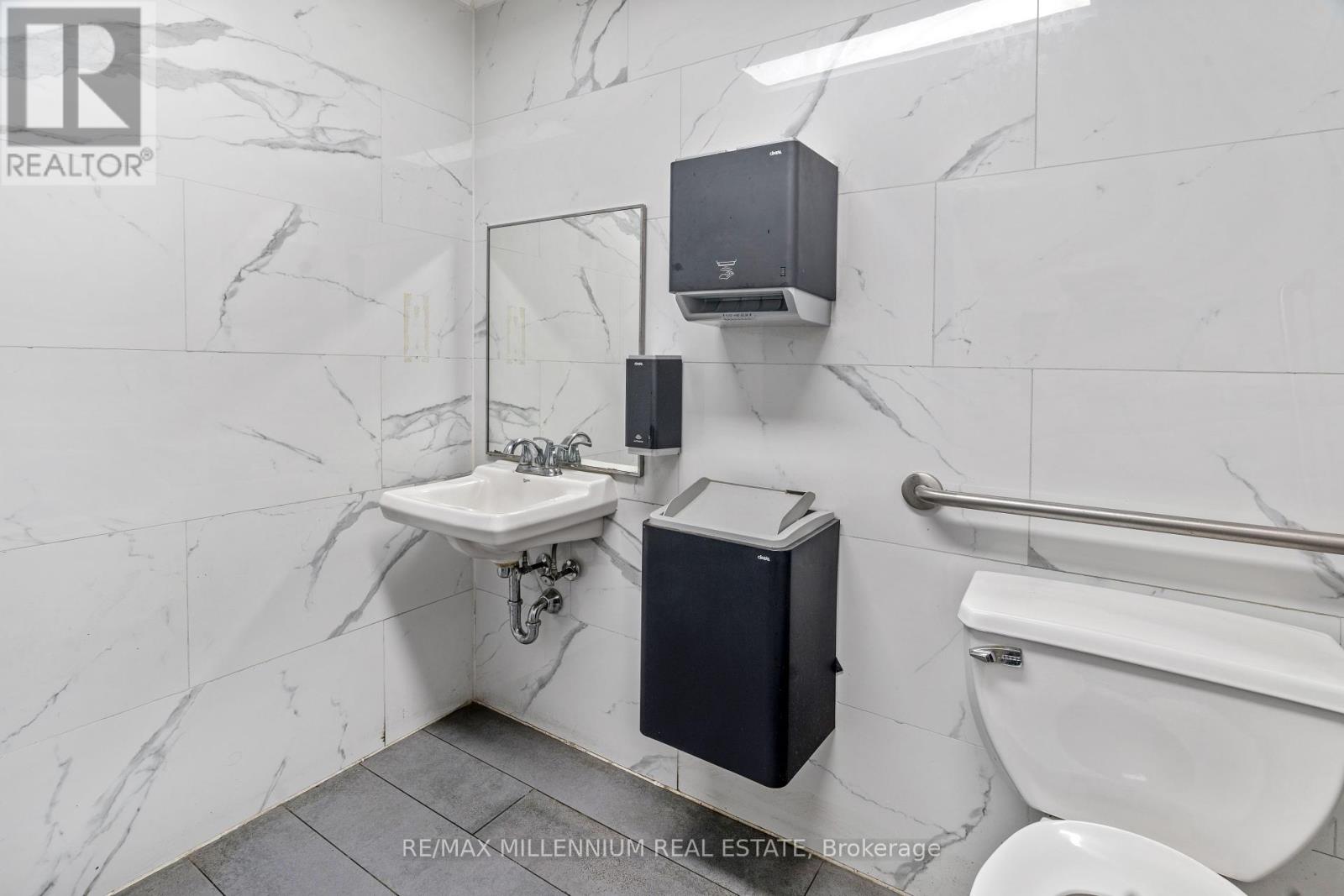 C - 16 Vogell Road, Richmond Hill (Headford Business Park), Ontario  L4B 3K4 - Photo 13 - N12370460