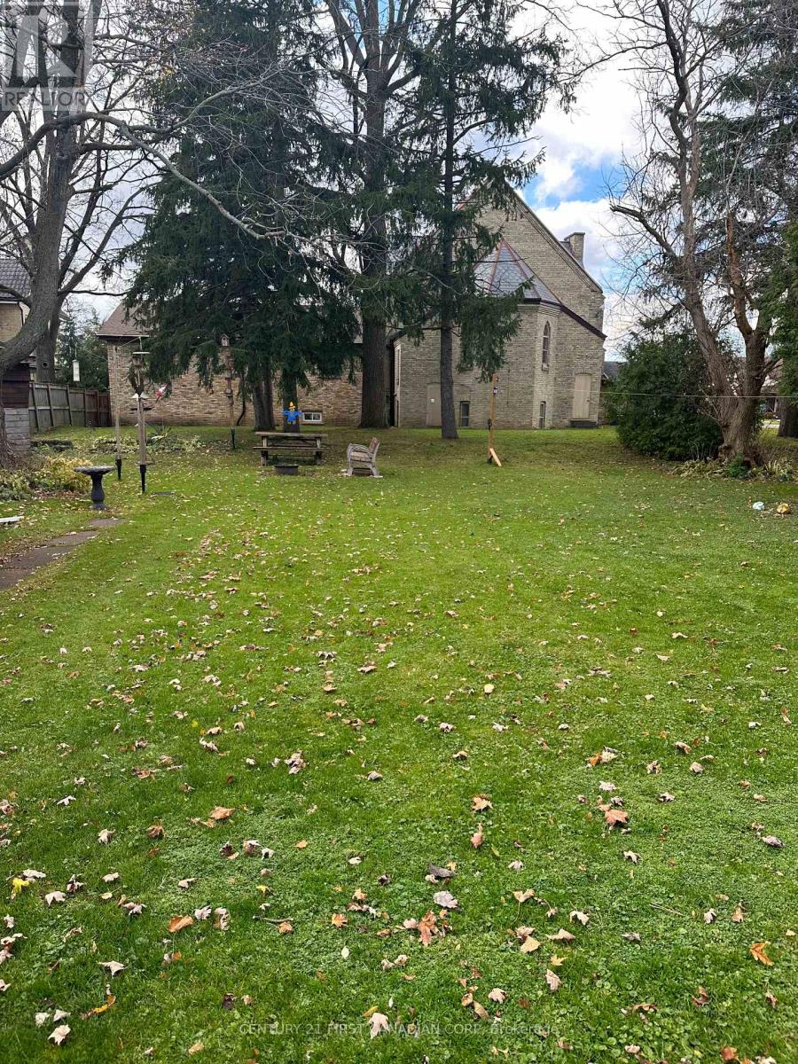 242 Victoria Street, Central Elgin, Ontario  N0L 1B0 - Photo 13 - X12370475