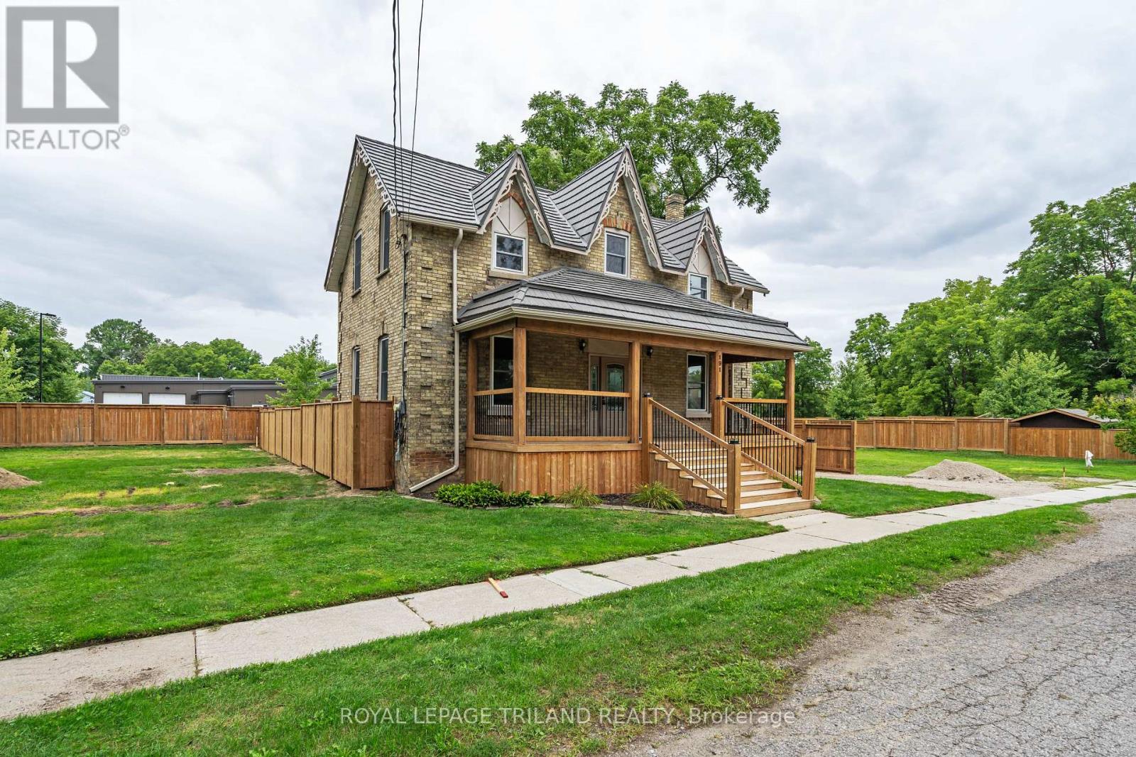 191 Catherine Street, North Middlesex, Ontario  N0M 2K0 - Photo 3 - X12370510