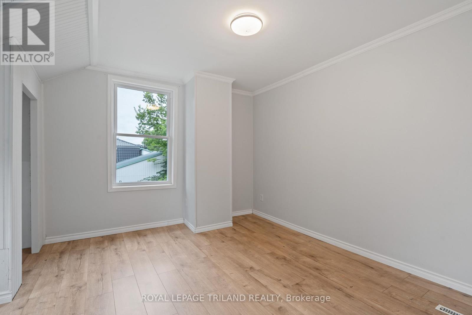 191 Catherine Street, North Middlesex, Ontario  N0M 2K0 - Photo 31 - X12370510