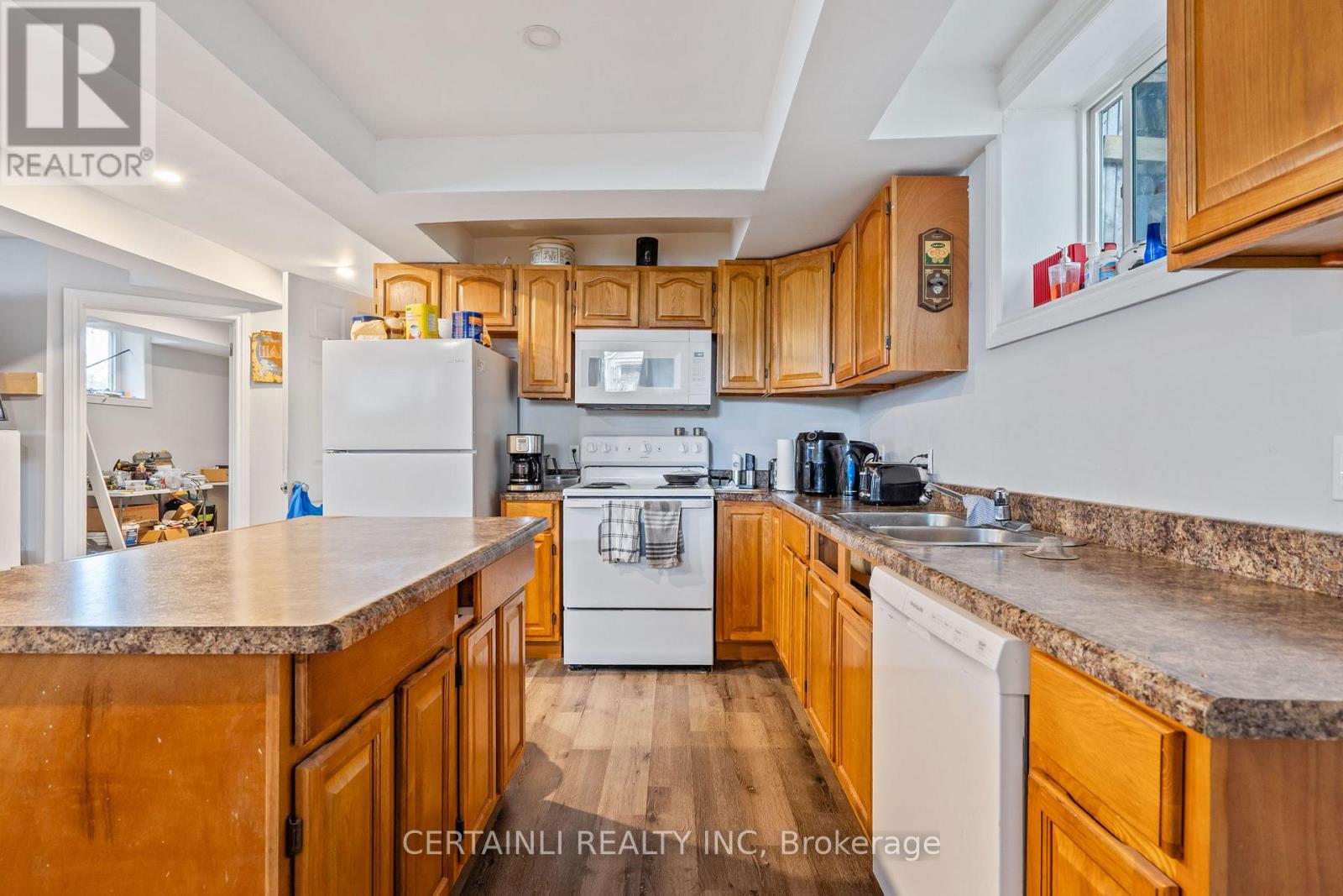 190 Ann Street, North Middlesex, Ontario  N0M 2K0 - Photo 37 - X12370536