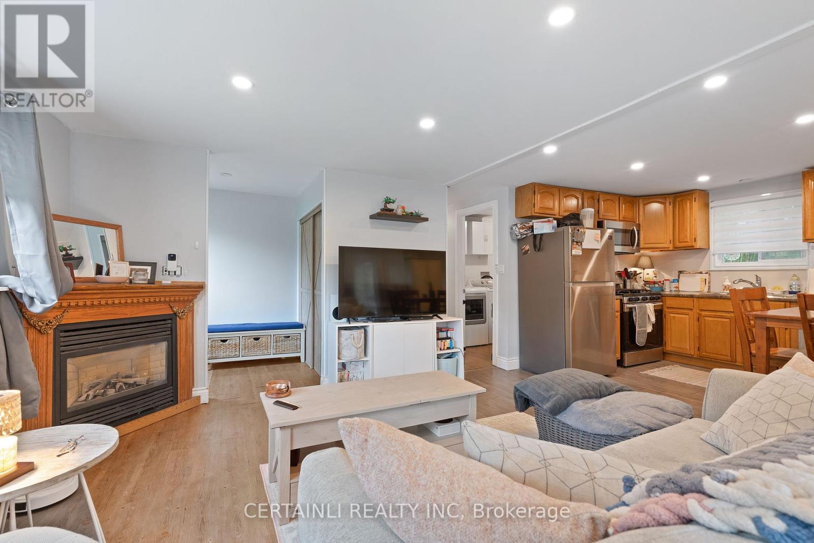 190 Ann Street, North Middlesex, Ontario  N0M 2K0 - Photo 9 - X12370536