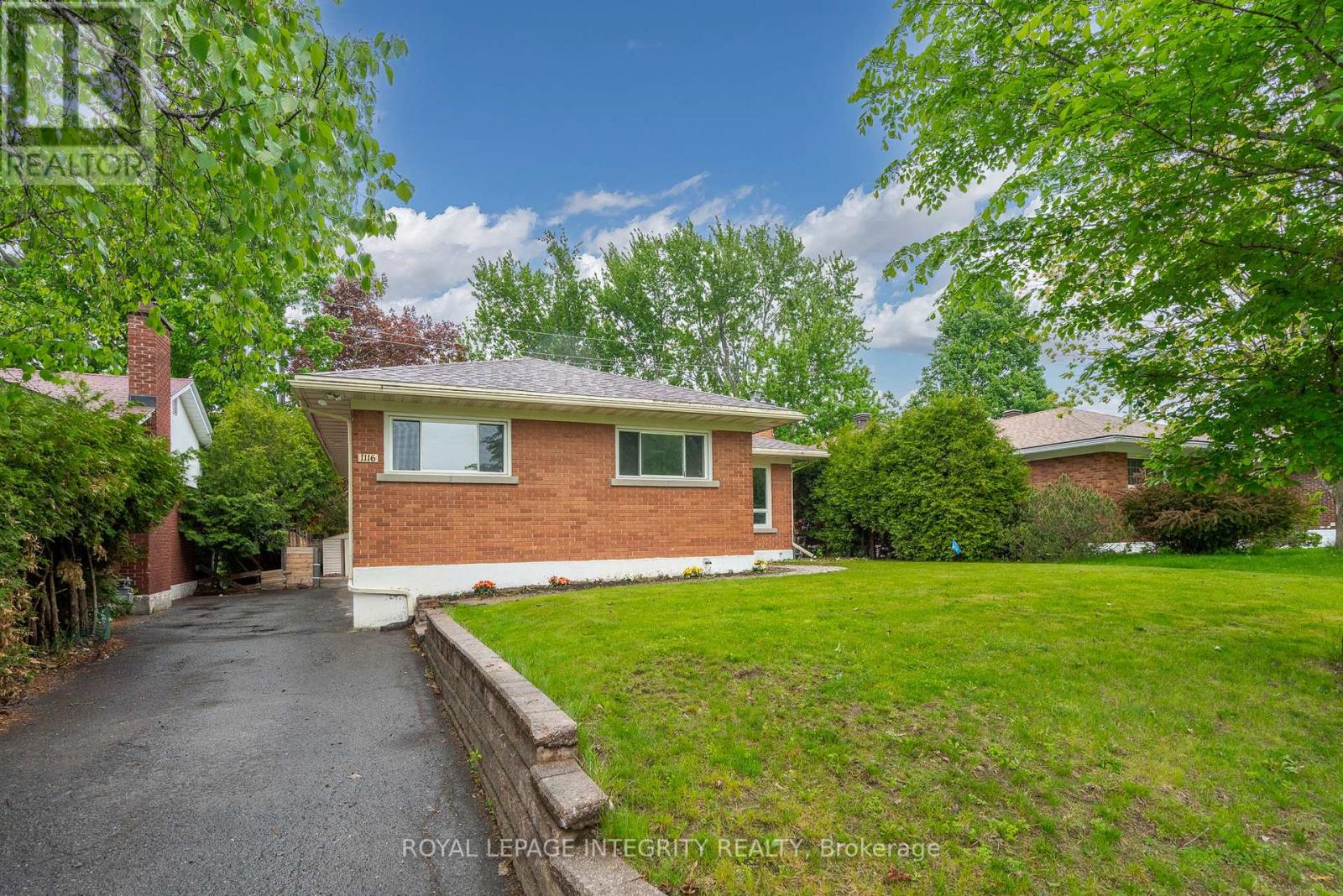 1116 Cline Crescent, Ottawa, Ontario  K2C 2P2 - Photo 2 - X12370492