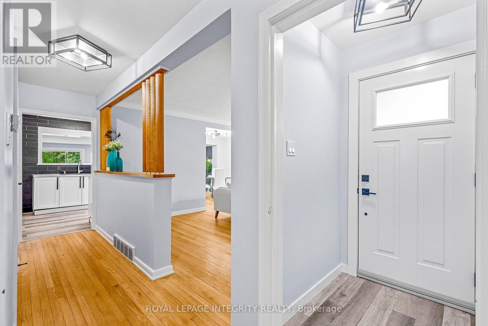 1116 Cline Crescent, Ottawa, Ontario  K2C 2P2 - Photo 3 - X12370492