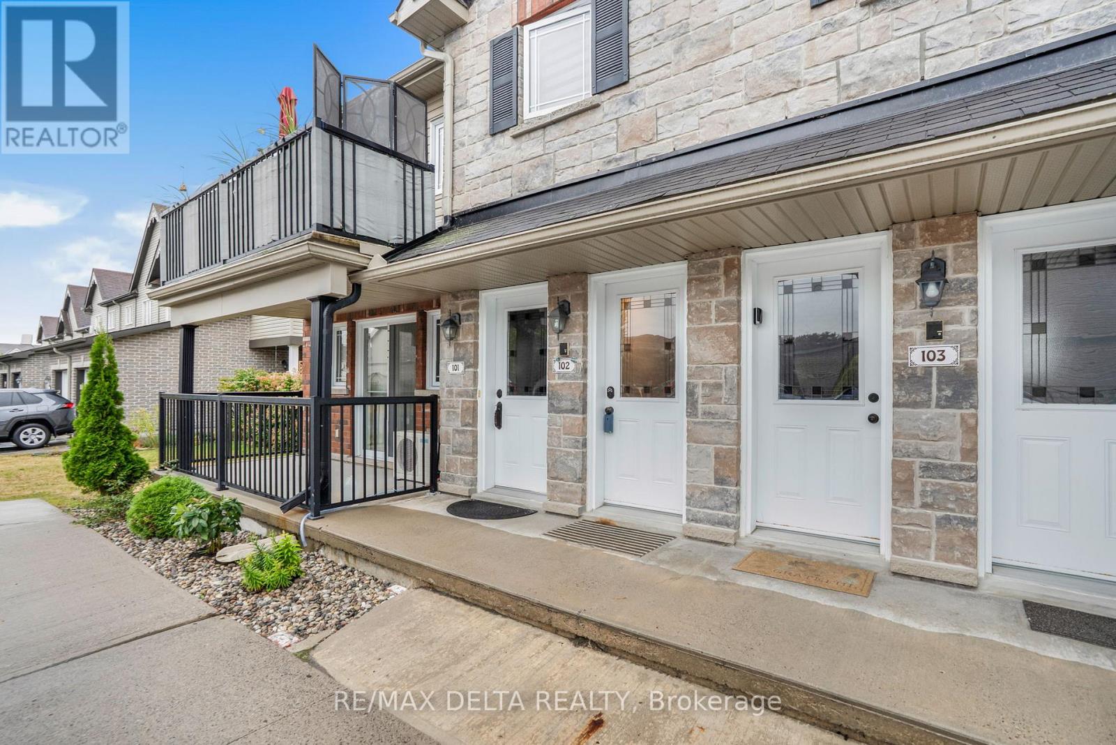102 - 189 Eliot Street, Clarence-Rockland, Ontario  K4K 0G4 - Photo 3 - X12370538