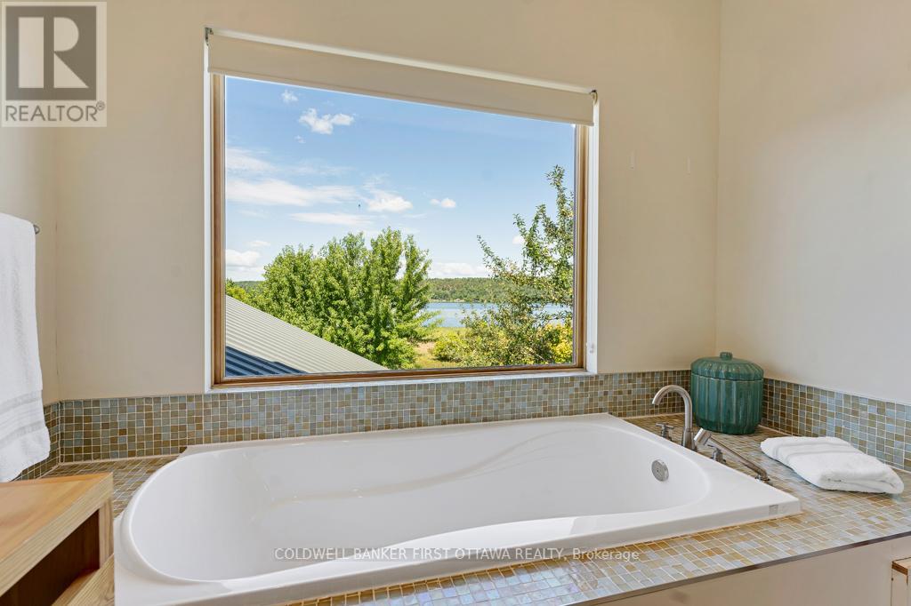 9868 County Road 42 Road, Rideau Lakes, Ontario  K0G 1X0 - Photo 27 - X12370560