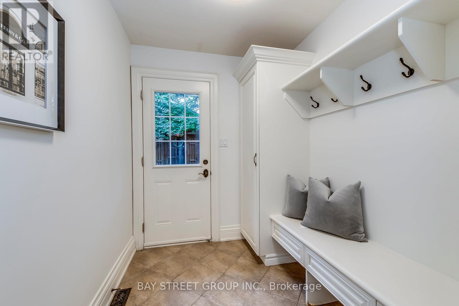 246 Beechfield Road, Oakville, Ontario  L6J 5H7 - Photo 23 - W12370430