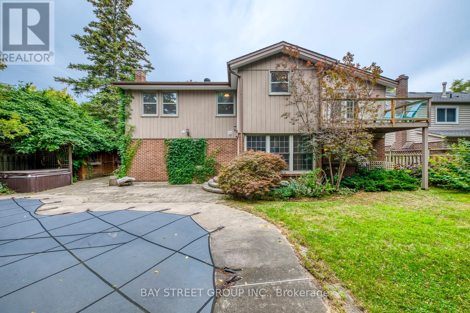 246 Beechfield Road, Oakville, Ontario  L6J 5H7 - Photo 49 - W12370430