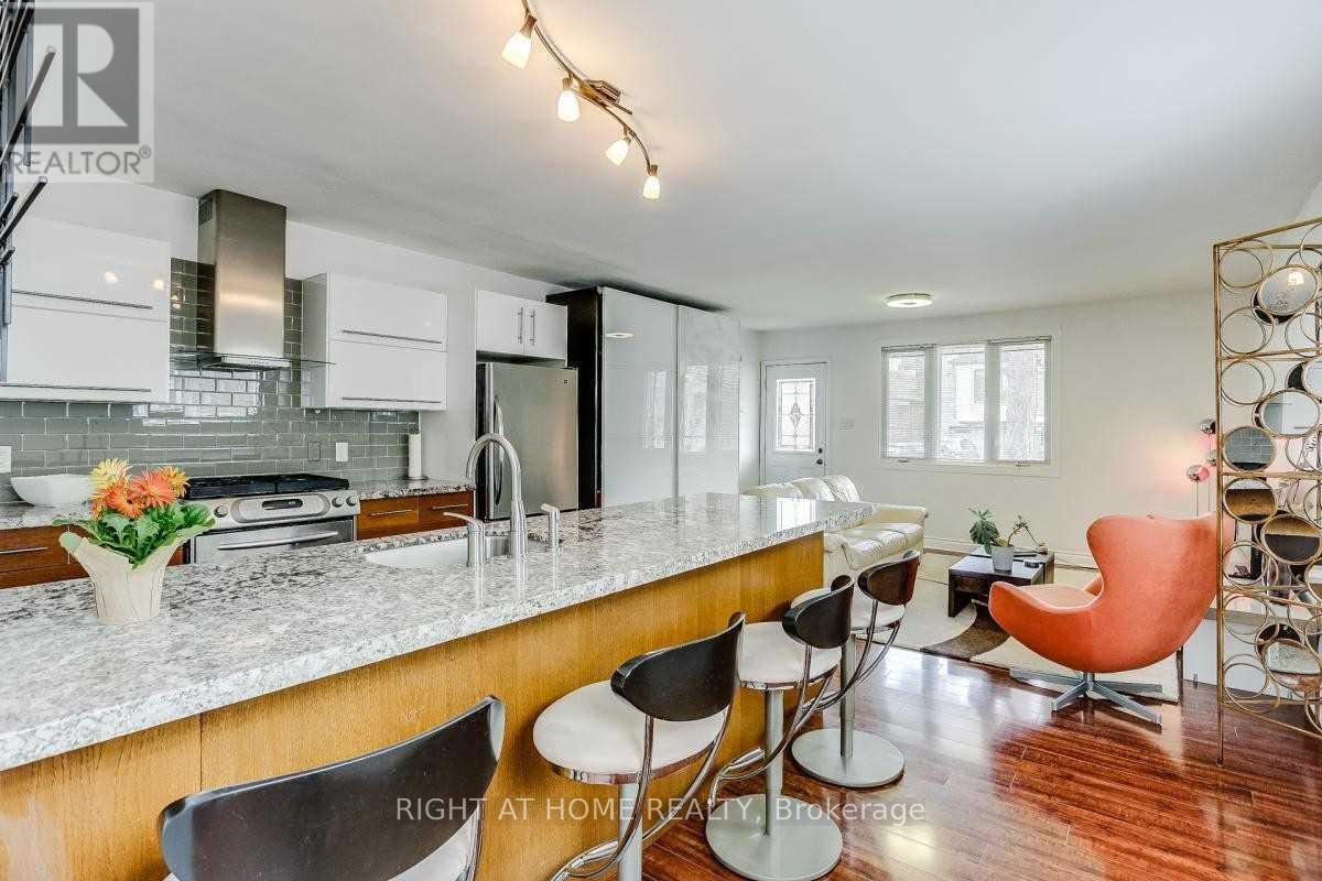 Property at 134 LOCKSLEY AVENUE image 2