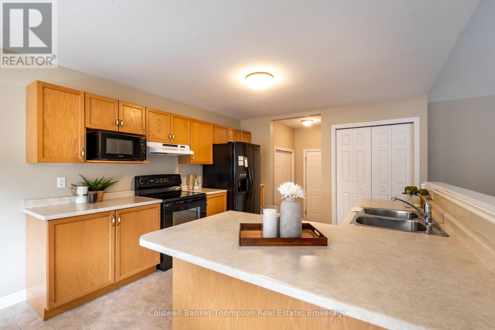 28 Kirbys Way, Huntsville, Ontario  P1H 2M5 - Photo 12 - X12370495