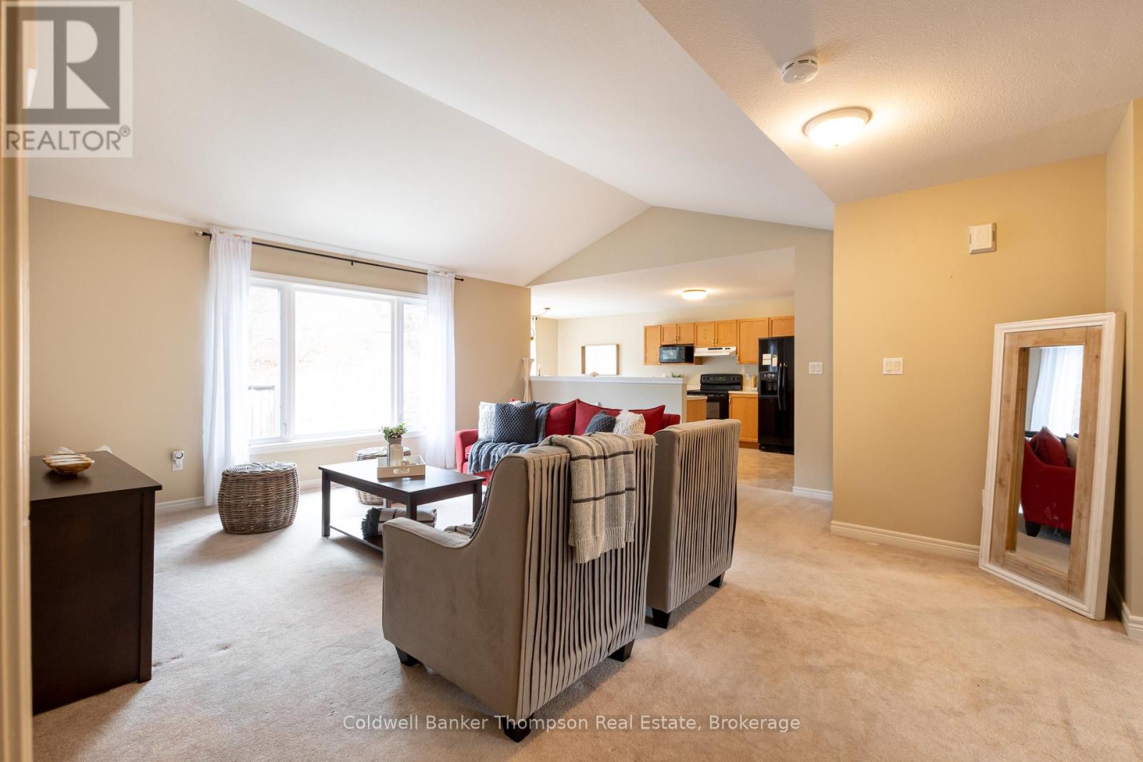 28 Kirbys Way, Huntsville, Ontario  P1H 2M5 - Photo 3 - X12370495