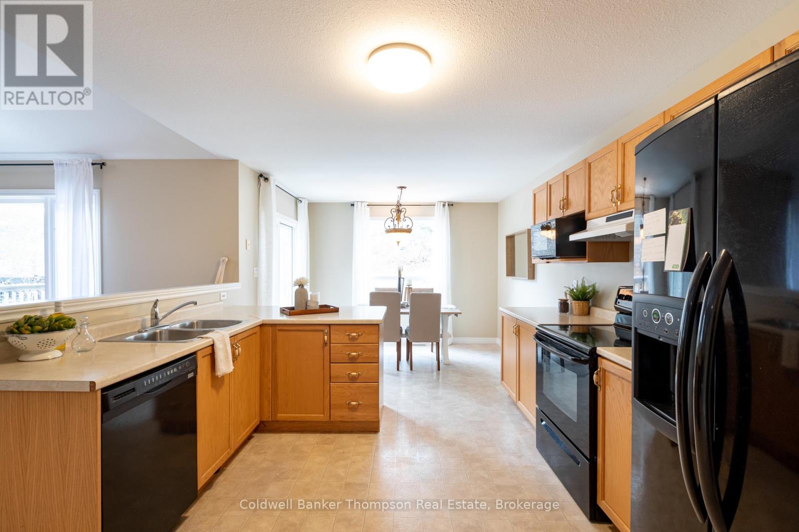 28 Kirbys Way, Huntsville, Ontario  P1H 2M5 - Photo 8 - X12370495