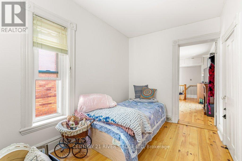 74 Garden Street, Brockville, Ontario  K6V 2C5 - Photo 20 - X12370577