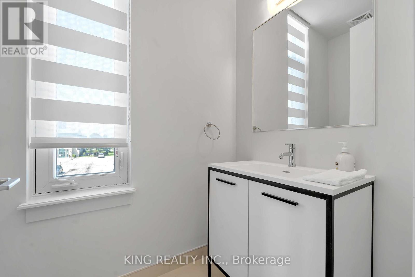 36 Andres Common, Grimsby, Ontario  L3M 0J2 - Photo 18 - X12370454