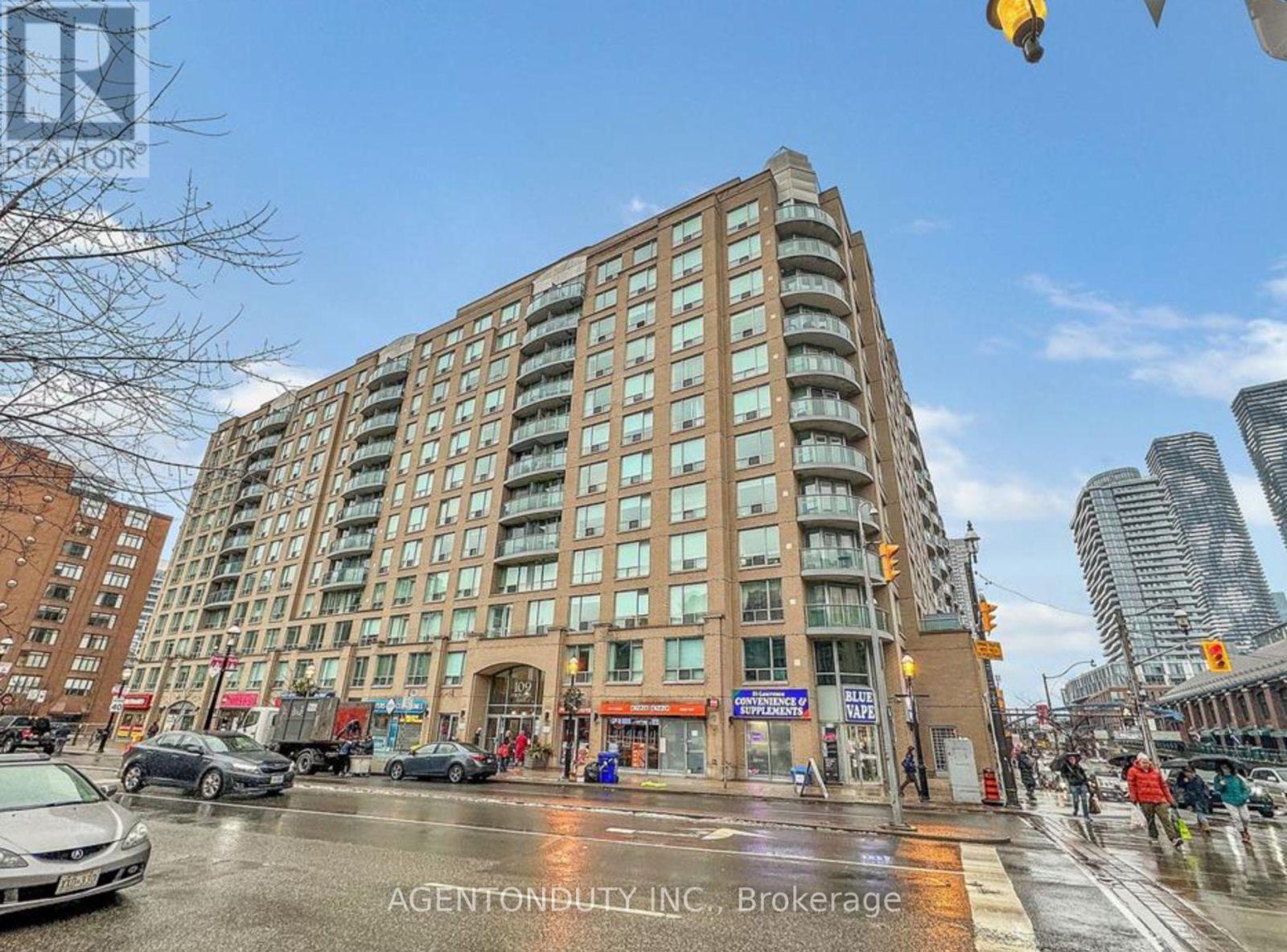 <div class="slider-price">$769,000</div><p>1135 - 109 Front Street E, Toronto, Ontario</p>
