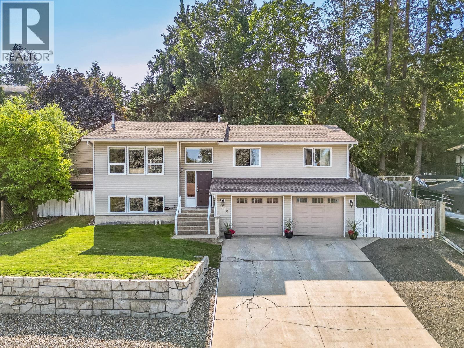 1610 16 Avenue SE, Salmon Arm, British Columbia