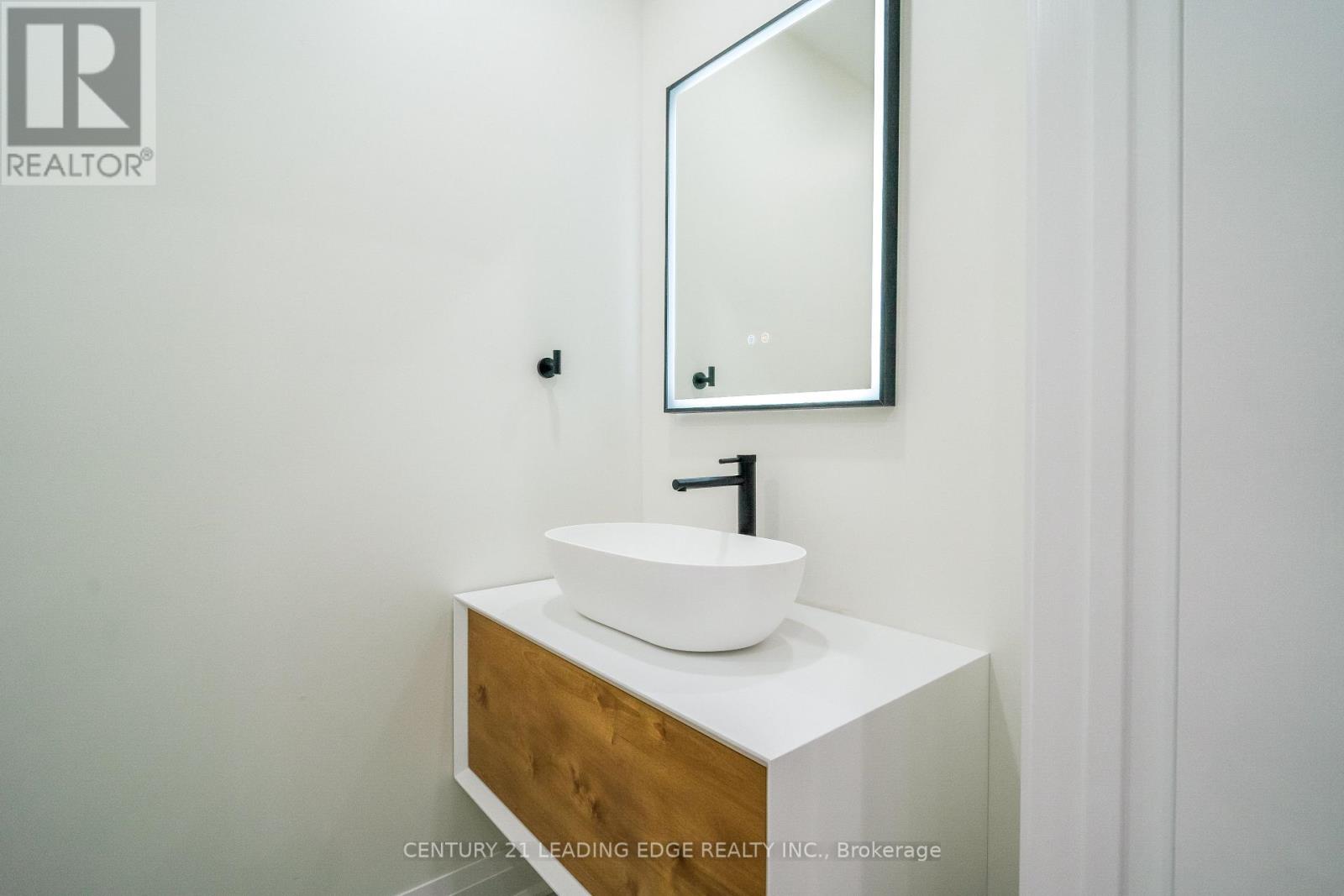 22 Milroy Lane, Markham, Ontario  L6B 1B5 - Photo 13 - N12370517