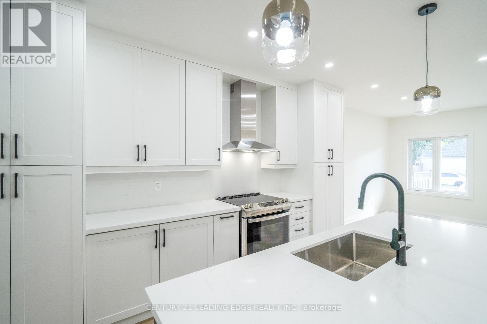 22 Milroy Lane, Markham, Ontario  L6B 1B5 - Photo 6 - N12370517