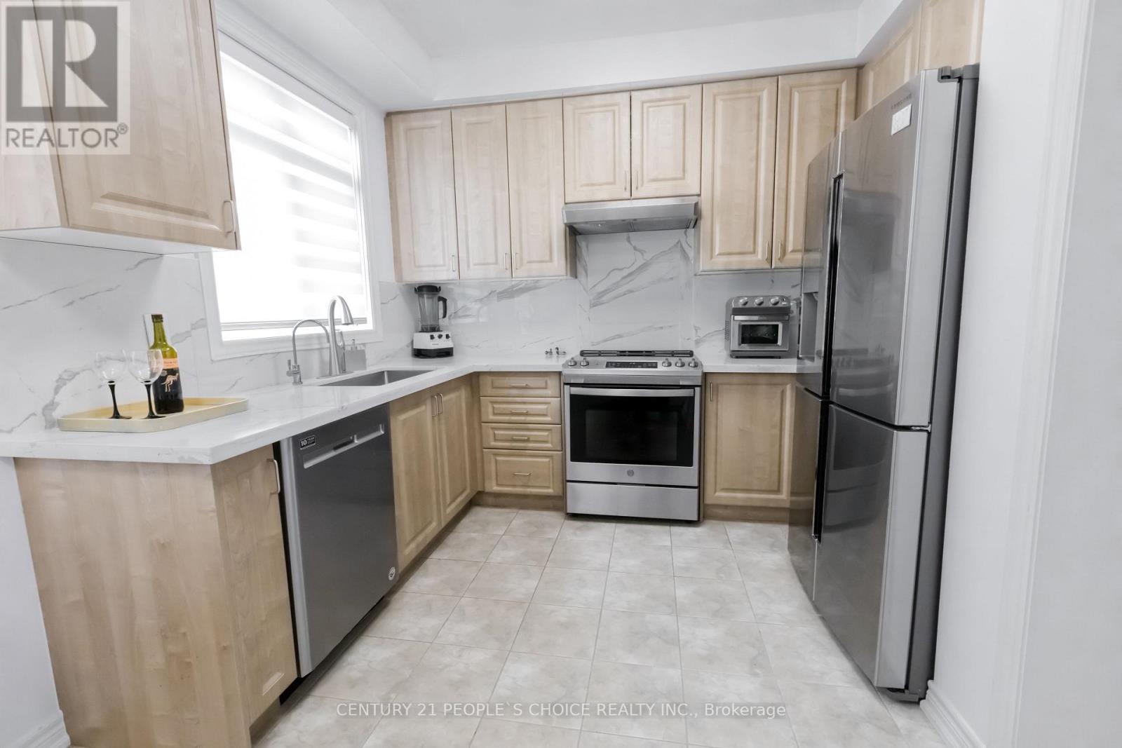 102 Roy Grove Way, Markham, Ontario  L6E 0T7 - Photo 20 - N12370552
