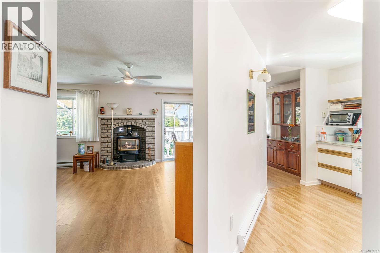 219 Sixth Ave W, Qualicum Beach, British Columbia  V9K 1S1 - Photo 13 - 1009337