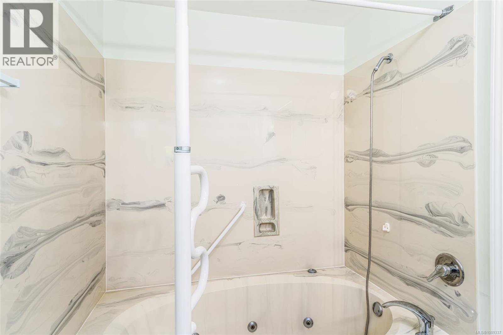 219 Sixth Ave W, Qualicum Beach, British Columbia  V9K 1S1 - Photo 7 - 1009337