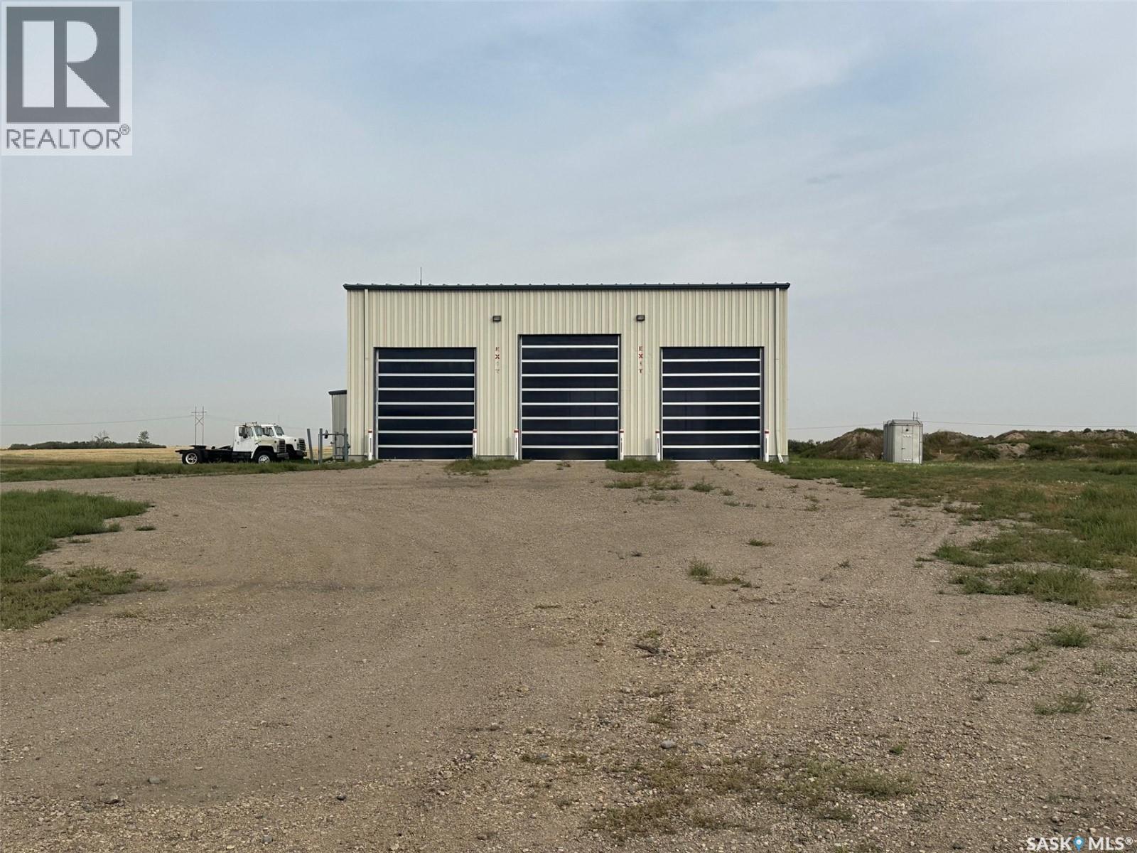 620 N Service Road W, Moose Jaw, Saskatchewan  S6H 7K7 - Photo 2 - SK988888