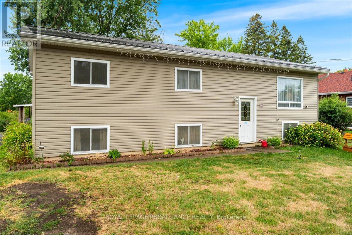 Property at 368 STANLEY AVENUE image 1