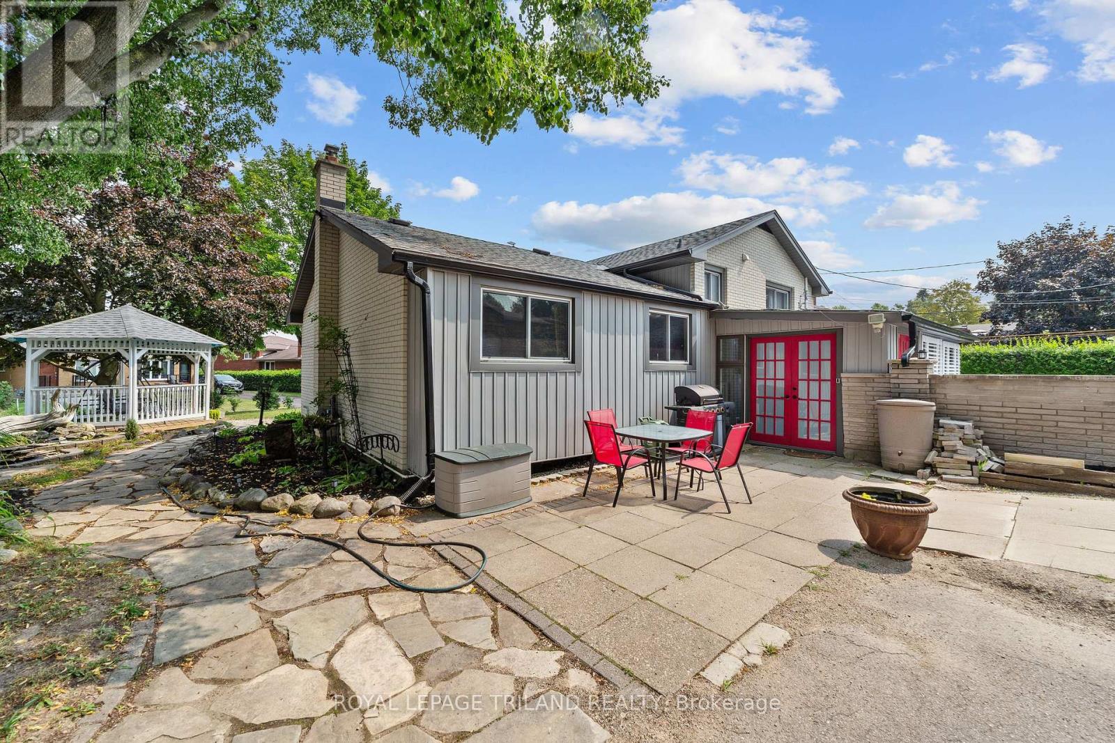 65 Almond Road, London South, Ontario  N5Z 4C7 - Photo 14 - X12370630