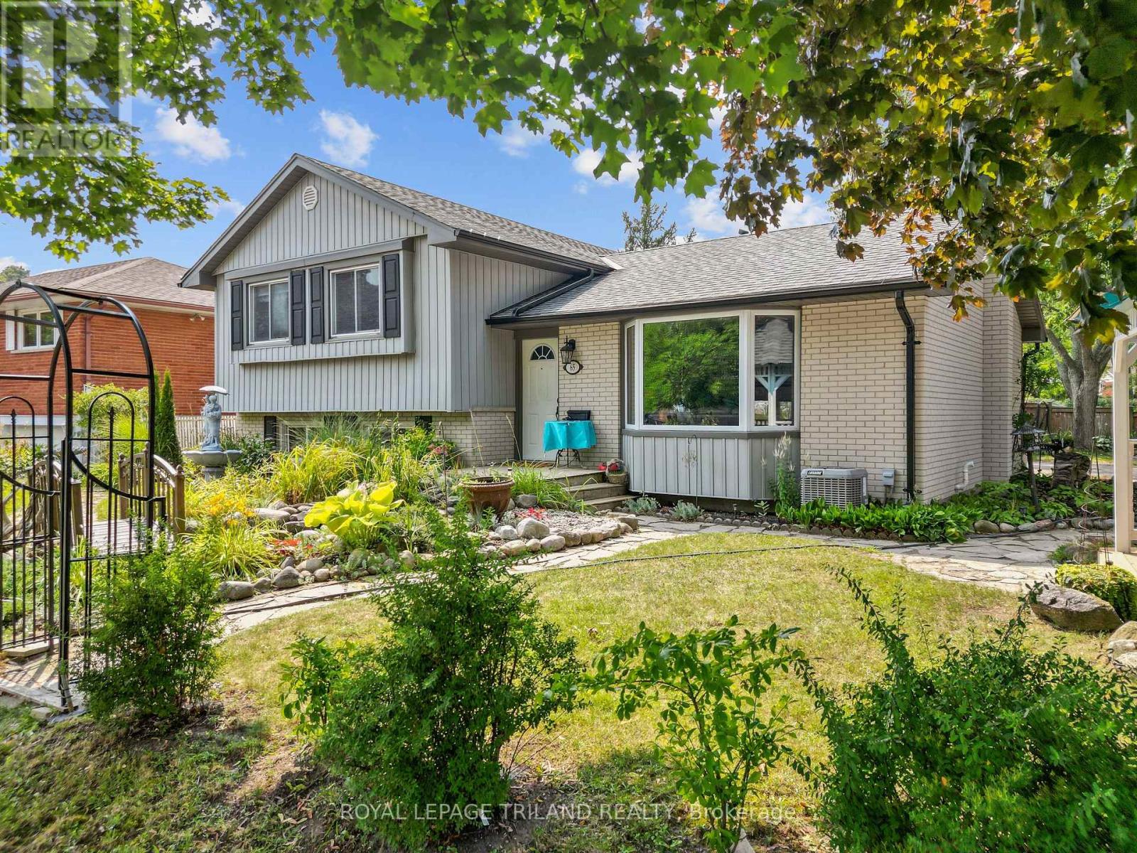 65 Almond Road, London South, Ontario  N5Z 4C7 - Photo 2 - X12370630