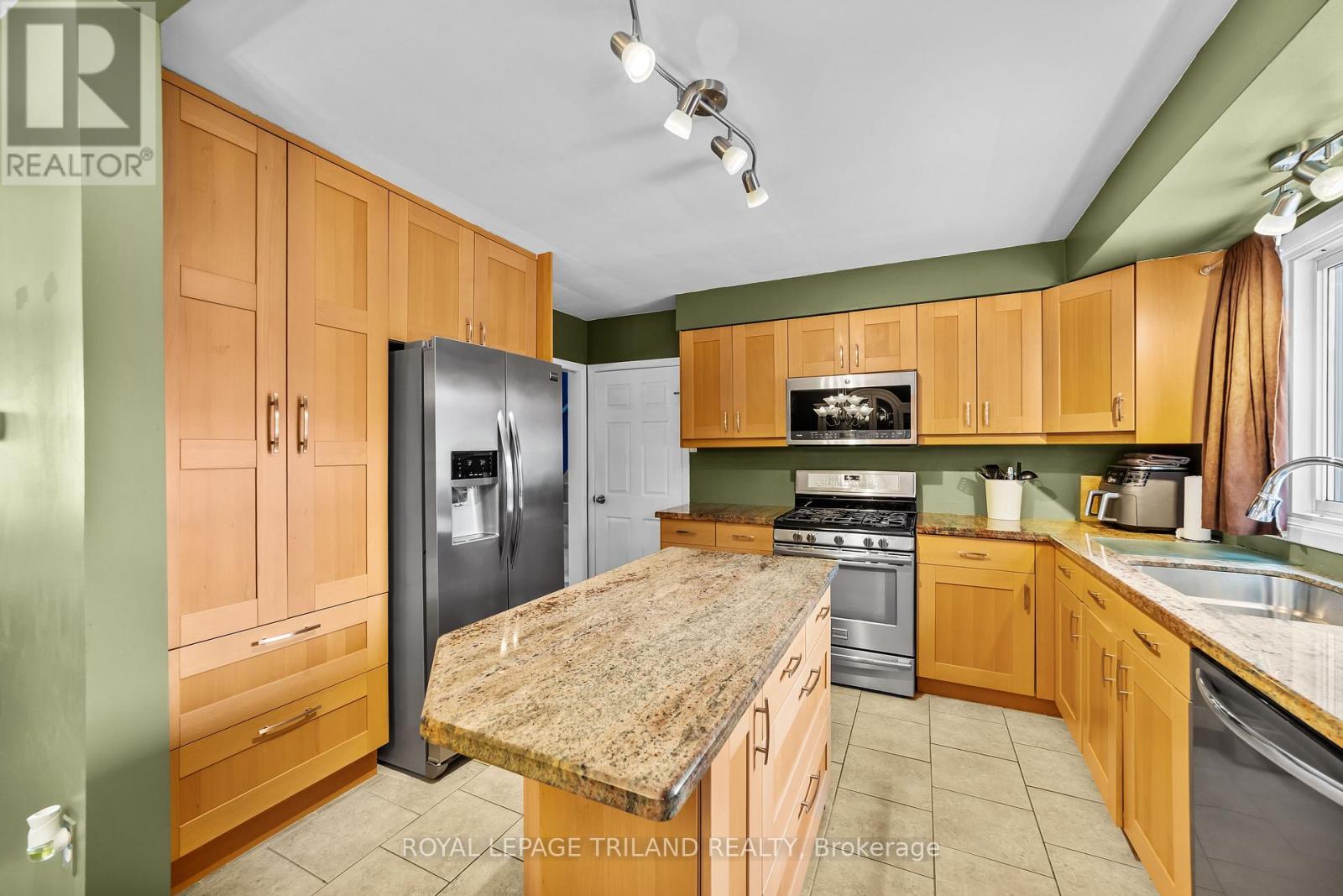65 Almond Road, London South, Ontario  N5Z 4C7 - Photo 20 - X12370630