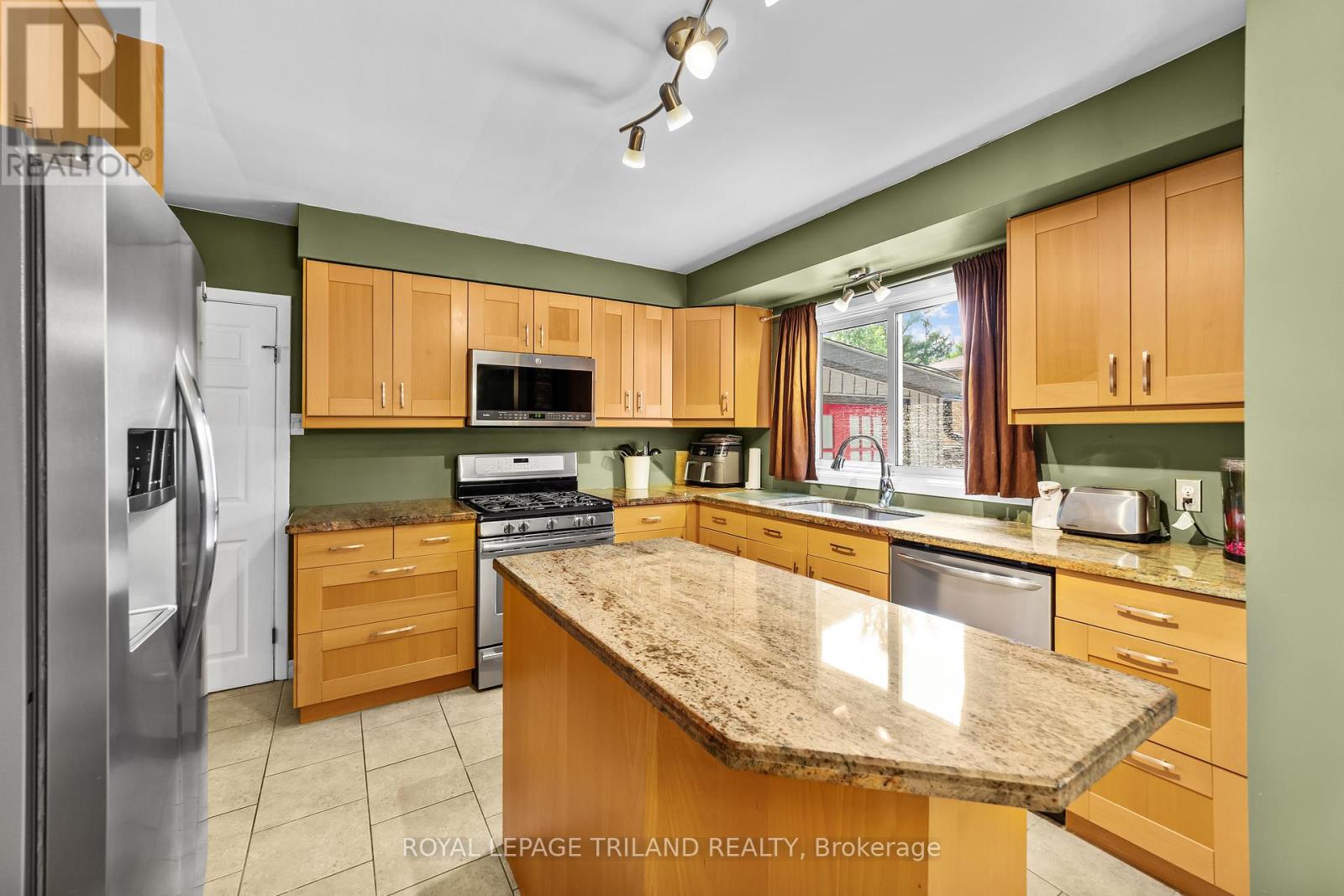 65 Almond Road, London South, Ontario  N5Z 4C7 - Photo 21 - X12370630