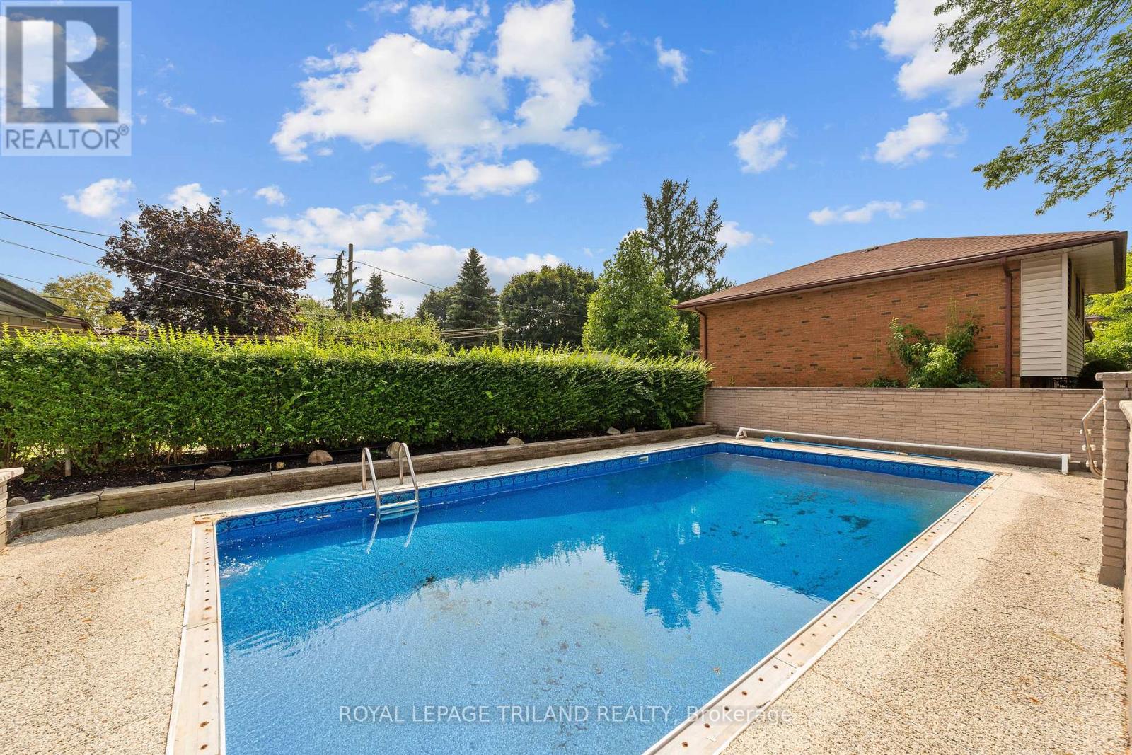 65 Almond Road, London South, Ontario  N5Z 4C7 - Photo 38 - X12370630