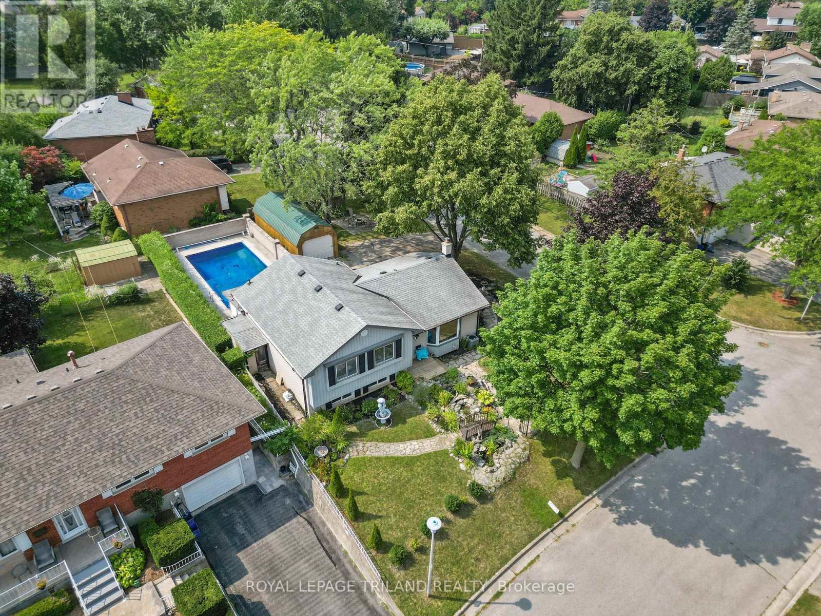 65 Almond Road, London South, Ontario  N5Z 4C7 - Photo 5 - X12370630