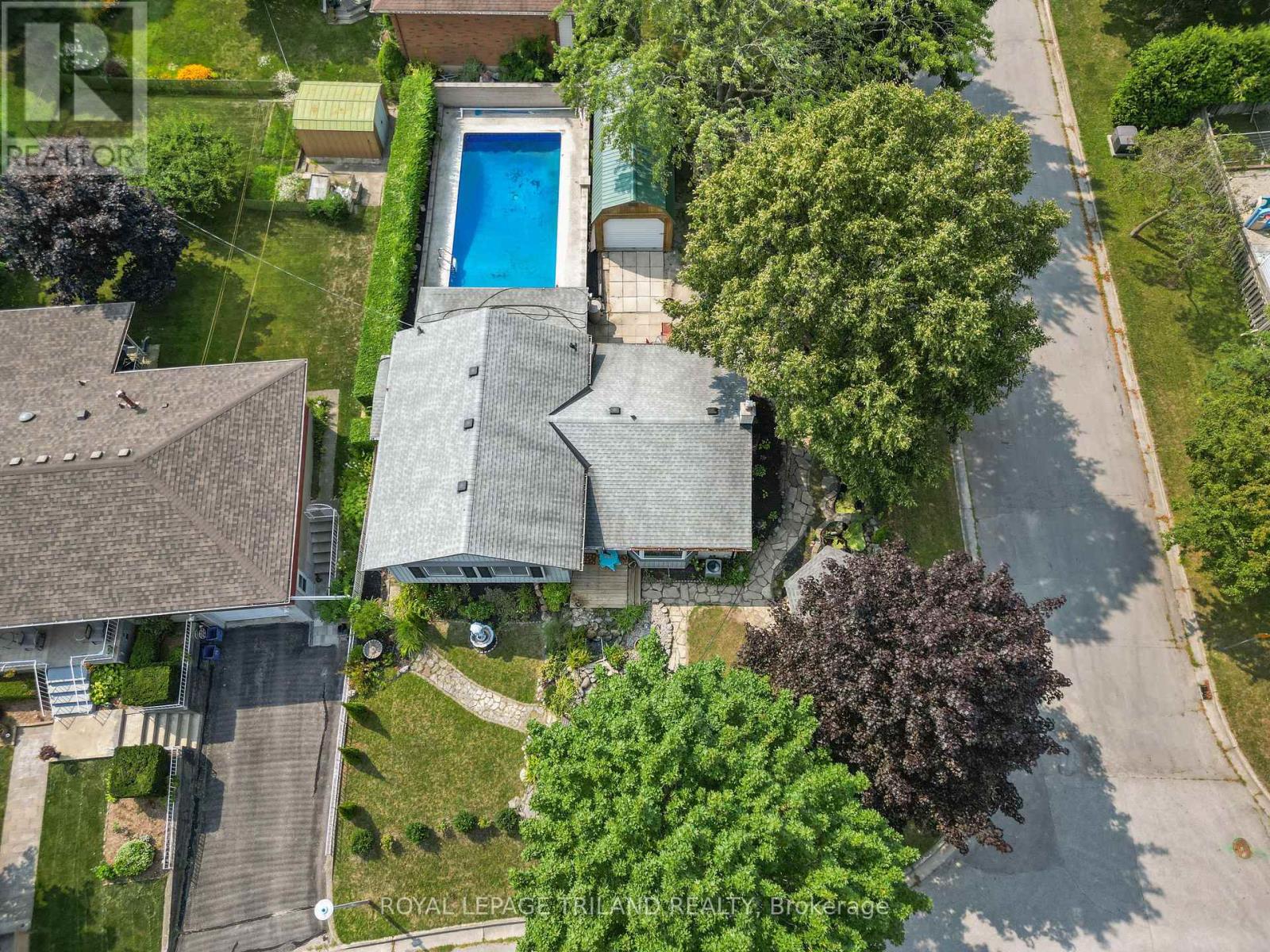 65 Almond Road, London South, Ontario  N5Z 4C7 - Photo 6 - X12370630