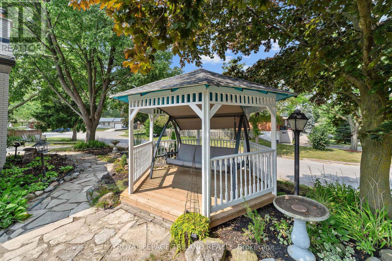 65 Almond Road, London South, Ontario  N5Z 4C7 - Photo 8 - X12370630