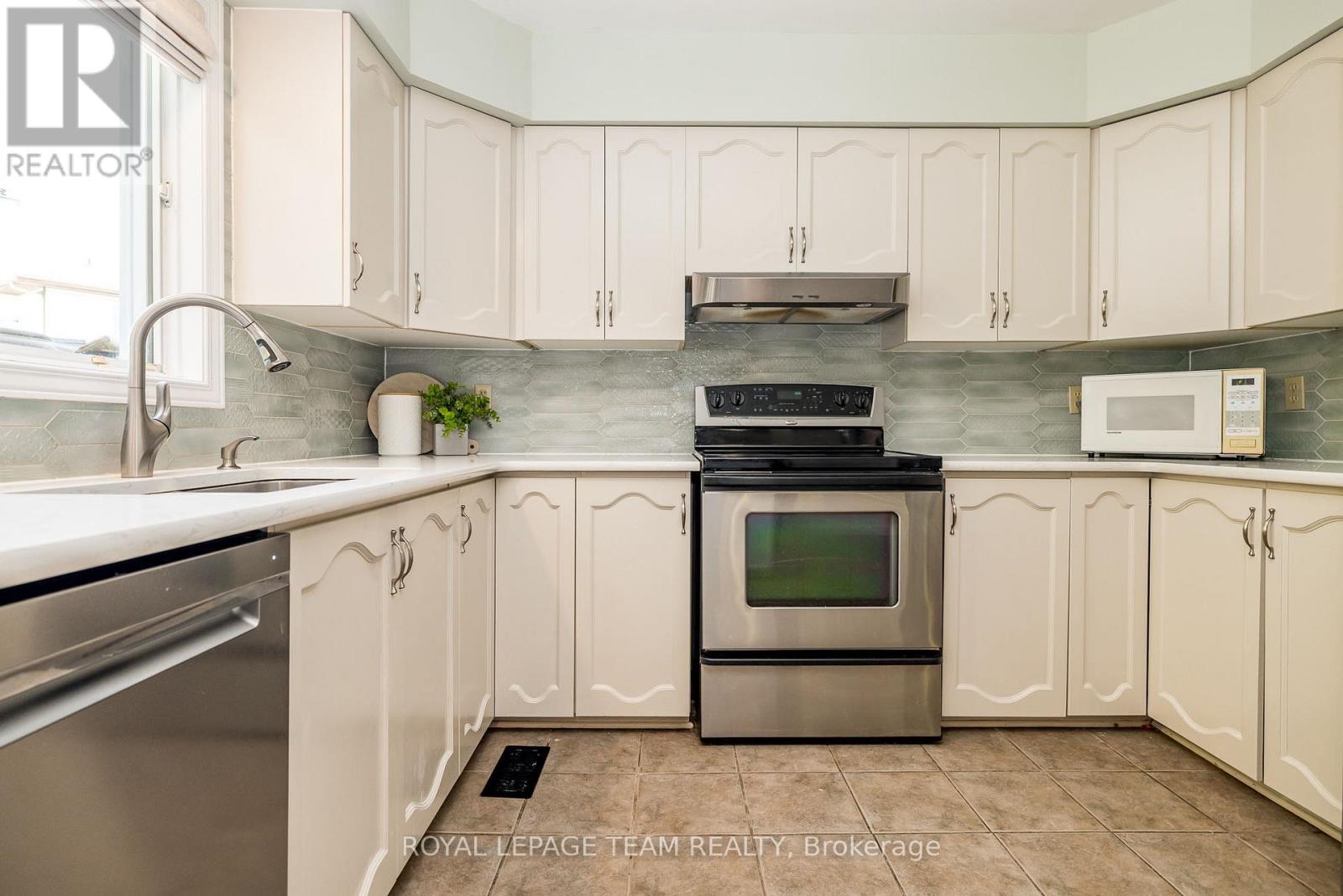 30 Halley Street, Ottawa, Ontario  K2J 3W2 - Photo 13 - X12370603