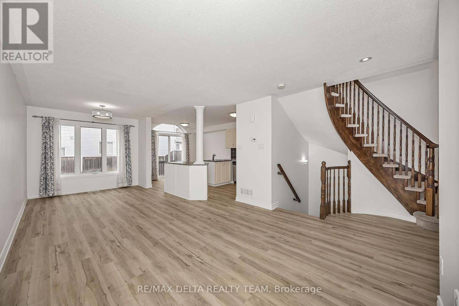 189 Tapley Place, Ottawa, Ontario  K4A 0L2 - Photo 5 - X12370618