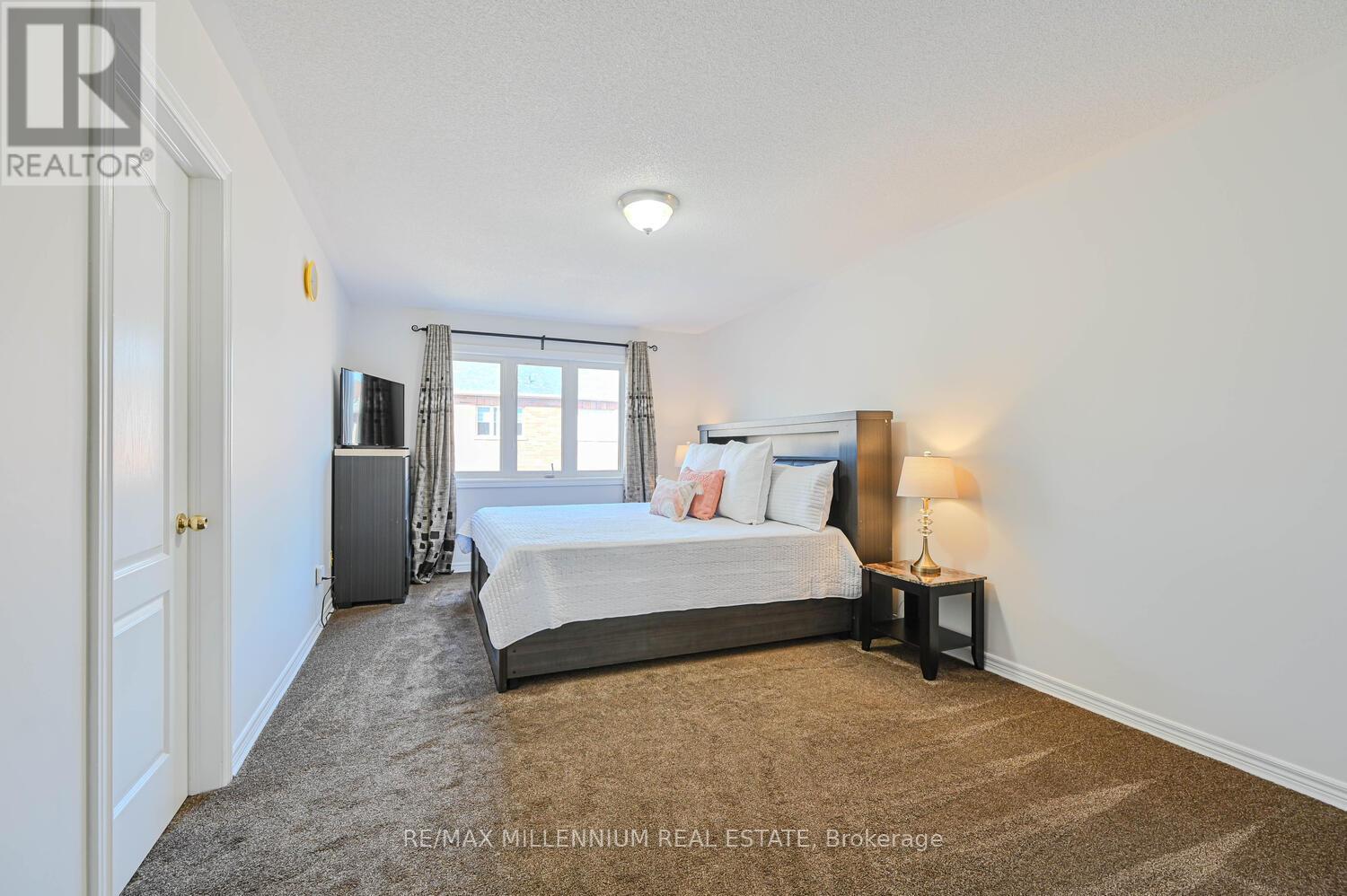 56 Attview Crescent, Brampton, Ontario  L6P 2R5 - Photo 17 - W12370473
