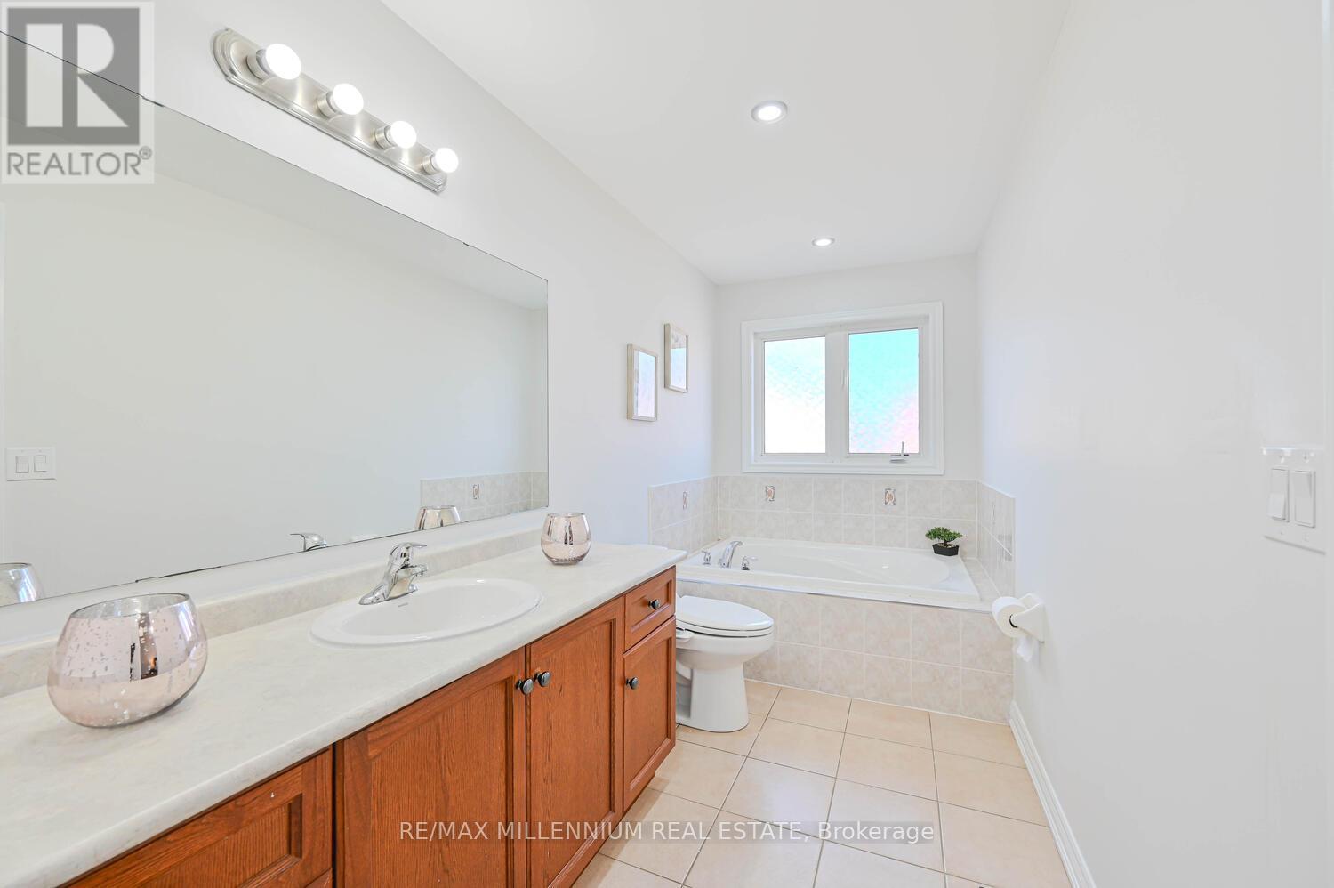 56 Attview Crescent, Brampton, Ontario  L6P 2R5 - Photo 20 - W12370473
