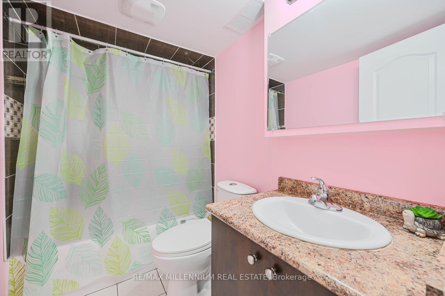 56 Attview Crescent, Brampton, Ontario  L6P 2R5 - Photo 37 - W12370473
