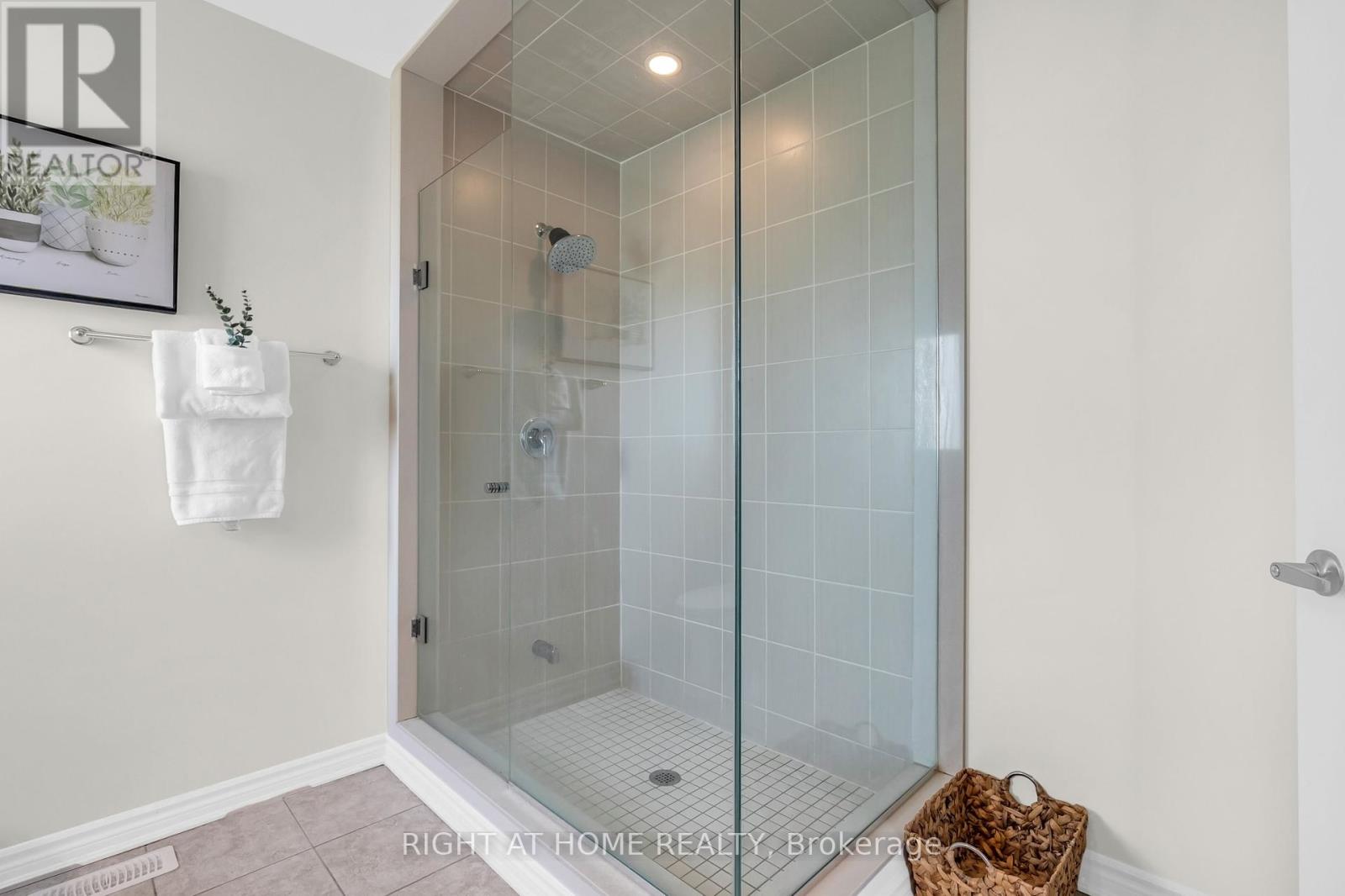 1139 Farmstead Drive, Milton, Ontario  L9E 1K8 - Photo 24 - W12370493