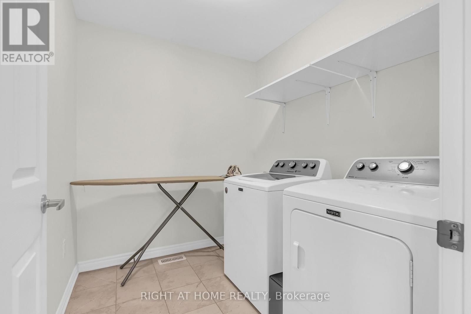1139 Farmstead Drive, Milton, Ontario  L9E 1K8 - Photo 31 - W12370493